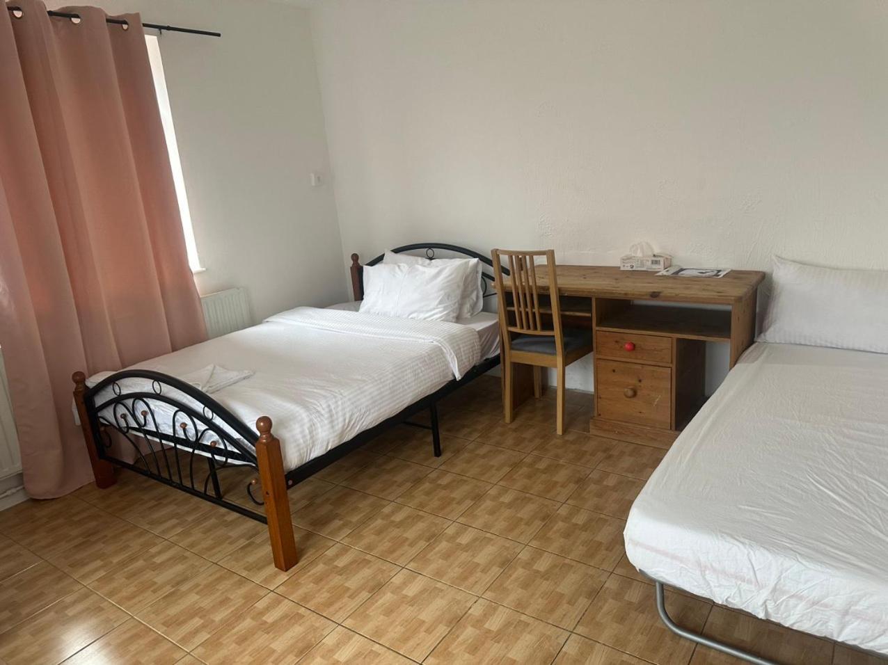 Tran Uk Homestay London Kültér fotó
