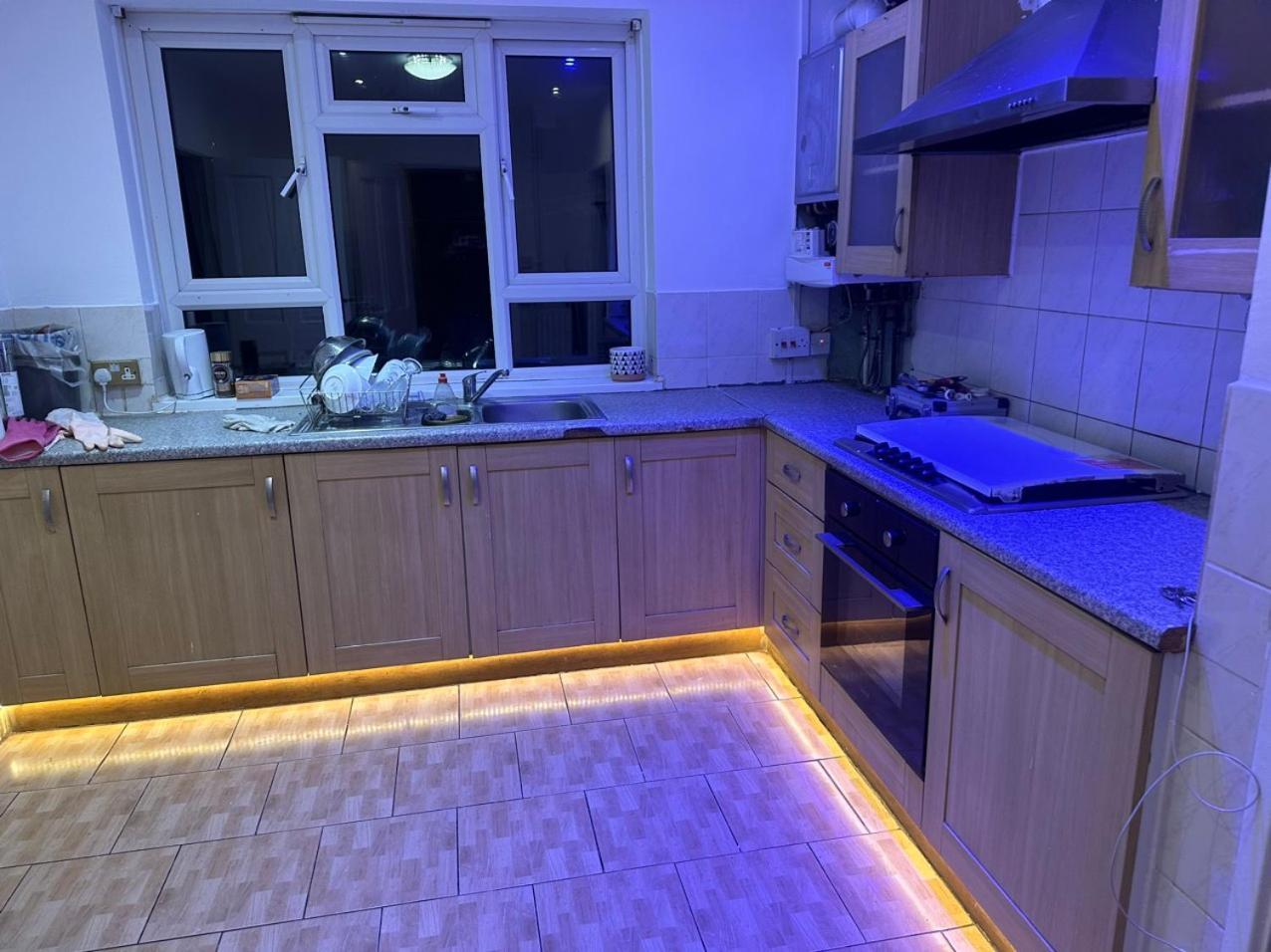 Tran Uk Homestay London Kültér fotó